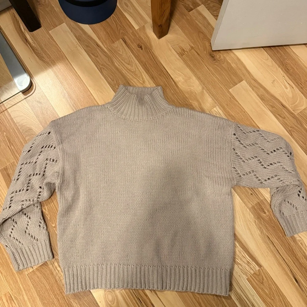 Sweater - Picture 3 of 3